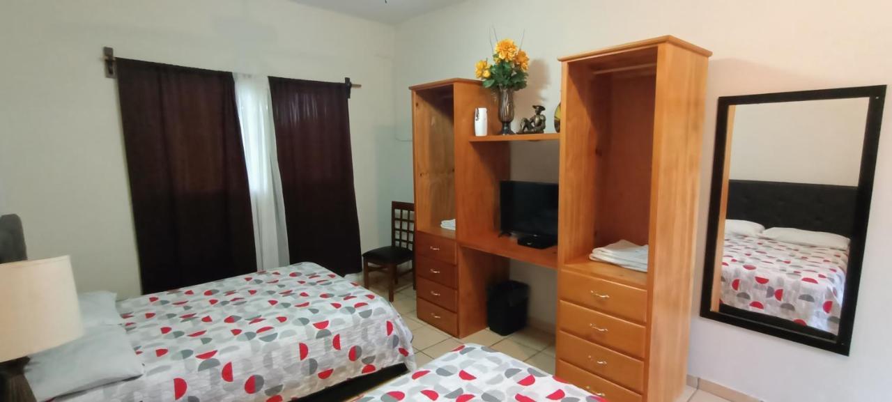 Hotel La Estancia Río Verde Εξωτερικό φωτογραφία