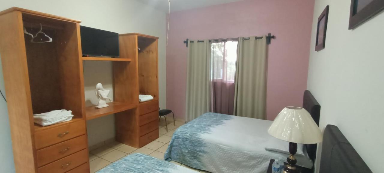 Hotel La Estancia Río Verde Εξωτερικό φωτογραφία