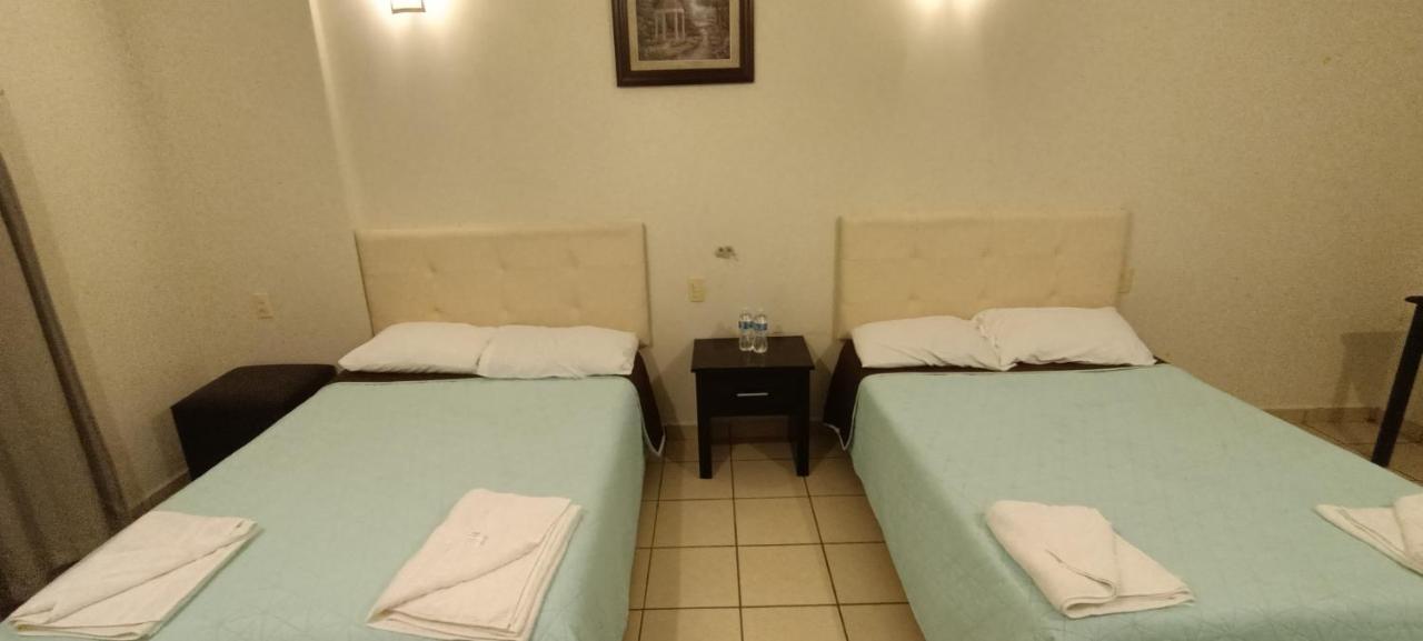 Hotel La Estancia Río Verde Εξωτερικό φωτογραφία