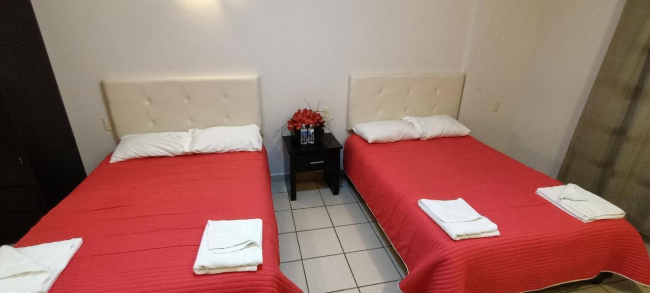 Hotel La Estancia Río Verde Εξωτερικό φωτογραφία