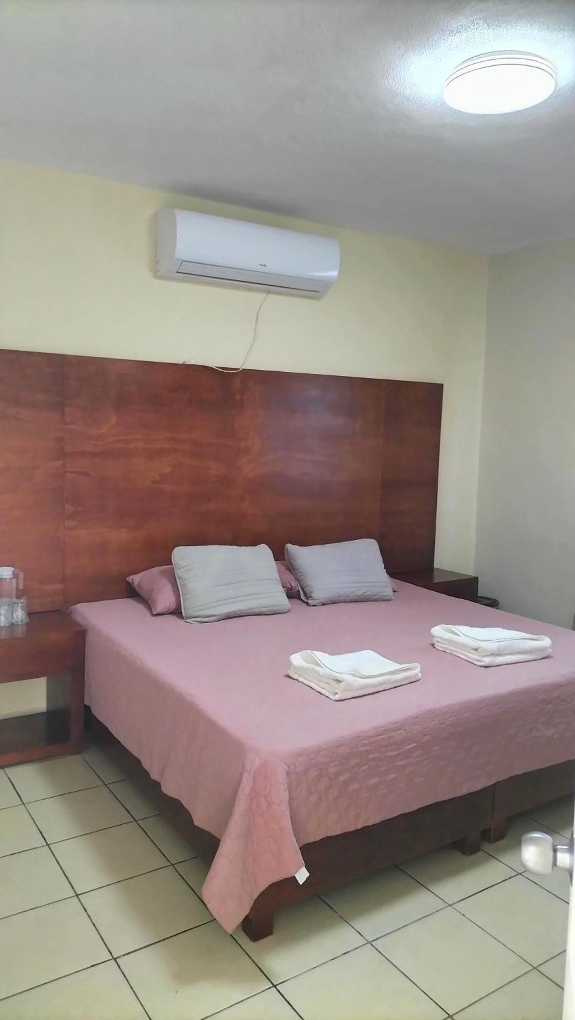 Hotel La Estancia Río Verde Εξωτερικό φωτογραφία